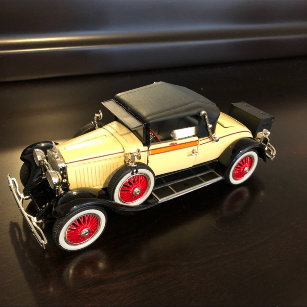 Diecast Cadillac 1927 314 Roadster | National Motor Museum Mint | 1:32 Scale - Picture 4 of 5